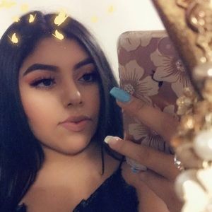 Meet your Posher, Lizbet